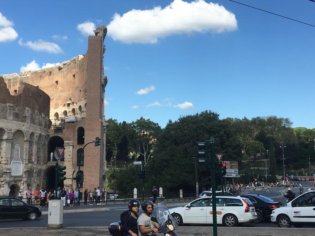 Appartement Delightful 100 Meters From The Colosseum Rome